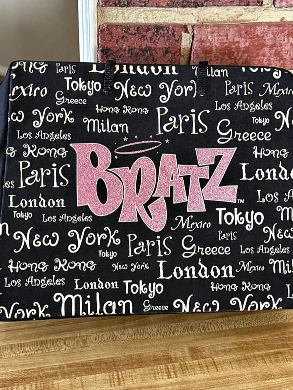 Bratz Doll Carrying Case with Dolls & Accessories